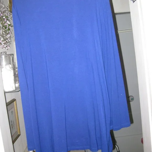 LADIES TOP - Picture 2 of 3